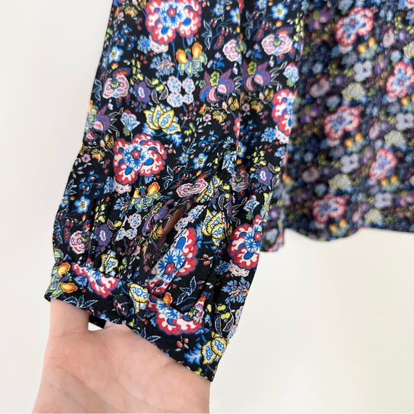 FRAME Open Scarf V-Neck Long-Sleeve Floral-Print Blouse - Picture 12 of 14